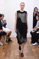 ノワール ケイ ニノミヤ 2016年春夏コレクション - 異彩を放つものが混在する漆黒の世界｜写真23