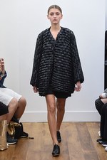 ノワール ケイ ニノミヤ 2016年春夏コレクション - 異彩を放つものが混在する漆黒の世界｜写真31