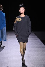 和洋折衷が見事に融合したヒロコ コシノ(HIROKO KOSHINO)の2011-12年秋冬コレクション｜写真6