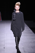 和洋折衷が見事に融合したヒロコ コシノ(HIROKO KOSHINO)の2011-12年秋冬コレクション｜写真10