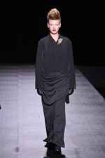 和洋折衷が見事に融合したヒロコ コシノ(HIROKO KOSHINO)の2011-12年秋冬コレクション｜写真12