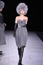 和洋折衷が見事に融合したヒロコ コシノ(HIROKO KOSHINO)の2011-12年秋冬コレクション｜写真15