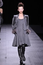 和洋折衷が見事に融合したヒロコ コシノ(HIROKO KOSHINO)の2011-12年秋冬コレクション｜写真16