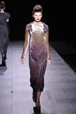 和洋折衷が見事に融合したヒロコ コシノ(HIROKO KOSHINO)の2011-12年秋冬コレクション｜写真18