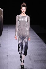 和洋折衷が見事に融合したヒロコ コシノ(HIROKO KOSHINO)の2011-12年秋冬コレクション｜写真19