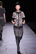 和洋折衷が見事に融合したヒロコ コシノ(HIROKO KOSHINO)の2011-12年秋冬コレクション｜写真21