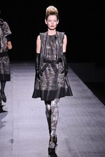 和洋折衷が見事に融合したヒロコ コシノ(HIROKO KOSHINO)の2011-12年秋冬コレクション｜写真22