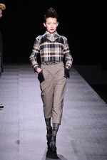 和洋折衷が見事に融合したヒロコ コシノ(HIROKO KOSHINO)の2011-12年秋冬コレクション｜写真25