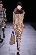 和洋折衷が見事に融合したヒロコ コシノ(HIROKO KOSHINO)の2011-12年秋冬コレクション｜写真28