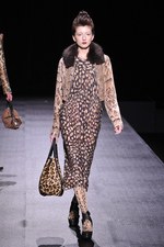 和洋折衷が見事に融合したヒロコ コシノ(HIROKO KOSHINO)の2011-12年秋冬コレクション｜写真30