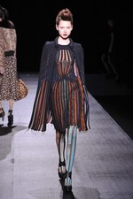 和洋折衷が見事に融合したヒロコ コシノ(HIROKO KOSHINO)の2011-12年秋冬コレクション｜写真31