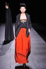和洋折衷が見事に融合したヒロコ コシノ(HIROKO KOSHINO)の2011-12年秋冬コレクション｜写真48