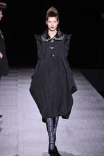 和洋折衷が見事に融合したヒロコ コシノ(HIROKO KOSHINO)の2011-12年秋冬コレクション｜写真51