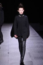 和洋折衷が見事に融合したヒロコ コシノ(HIROKO KOSHINO)の2011-12年秋冬コレクション｜写真53