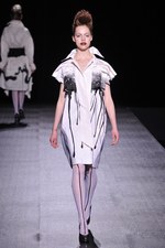 和洋折衷が見事に融合したヒロコ コシノ(HIROKO KOSHINO)の2011-12年秋冬コレクション｜写真65