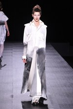 和洋折衷が見事に融合したヒロコ コシノ(HIROKO KOSHINO)の2011-12年秋冬コレクション｜写真66