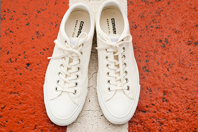 コンバース×アダム エ ロペ、“オールホワイト”のコラボスニーカー登場 - 都会的でクリーンな雰囲気 