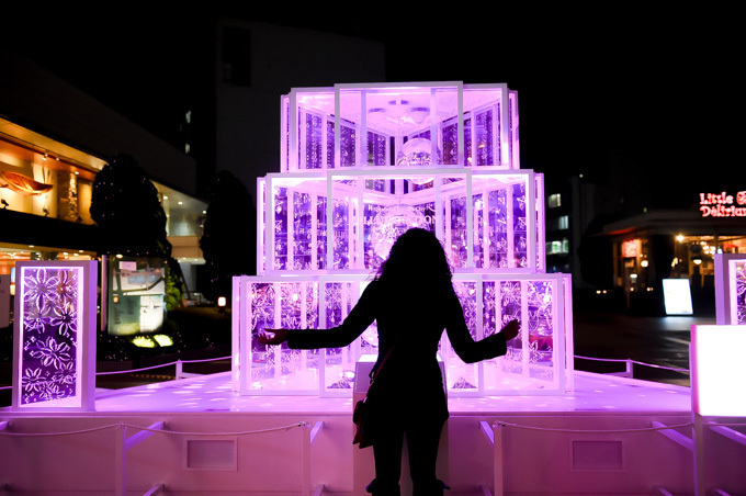 「新宿テラスシティ イルミネーション」新宿駅周辺を‟桜色”で染め上げる｜写真7