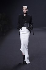 注目を一心に集めるハイダー アッカーマン(HAIDER ACKERMANN)の2011-12年秋冬コレクション｜写真4