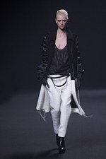 注目を一心に集めるハイダー アッカーマン(HAIDER ACKERMANN)の2011-12年秋冬コレクション｜写真5