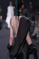 注目を一心に集めるハイダー アッカーマン(HAIDER ACKERMANN)の2011-12年秋冬コレクション｜写真9