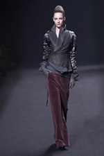 注目を一心に集めるハイダー アッカーマン(HAIDER ACKERMANN)の2011-12年秋冬コレクション｜写真11