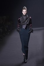 注目を一心に集めるハイダー アッカーマン(HAIDER ACKERMANN)の2011-12年秋冬コレクション｜写真17