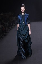 注目を一心に集めるハイダー アッカーマン(HAIDER ACKERMANN)の2011-12年秋冬コレクション｜写真27