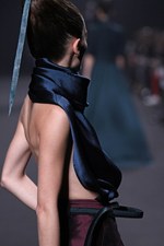 注目を一心に集めるハイダー アッカーマン(HAIDER ACKERMANN)の2011-12年秋冬コレクション｜写真29