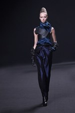 注目を一心に集めるハイダー アッカーマン(HAIDER ACKERMANN)の2011-12年秋冬コレクション｜写真31