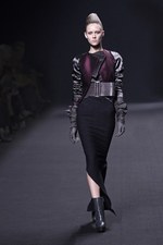 注目を一心に集めるハイダー アッカーマン(HAIDER ACKERMANN)の2011-12年秋冬コレクション｜写真32