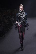 注目を一心に集めるハイダー アッカーマン(HAIDER ACKERMANN)の2011-12年秋冬コレクション｜写真39