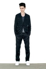 ストレスフリーの機能性とデザインの追求、モルフィック(MOLFIC) 2011-12A/Wコレクション｜写真3