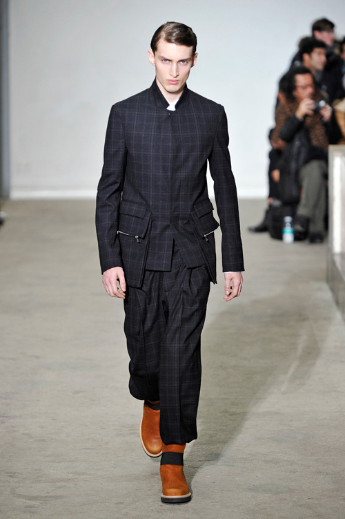 クリスヴァンアッシュ(KRISVANASSCHE) 2011-12年秋冬メンズコレクション  - 写真16