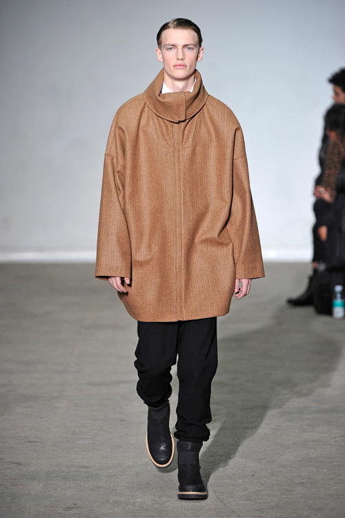 クリスヴァンアッシュ(KRISVANASSCHE) 2011-12年秋冬メンズコレクション  - 写真32