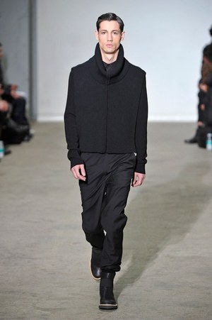 クリスヴァンアッシュ(KRISVANASSCHE)、2011-2012年秋冬コレクション｜写真6