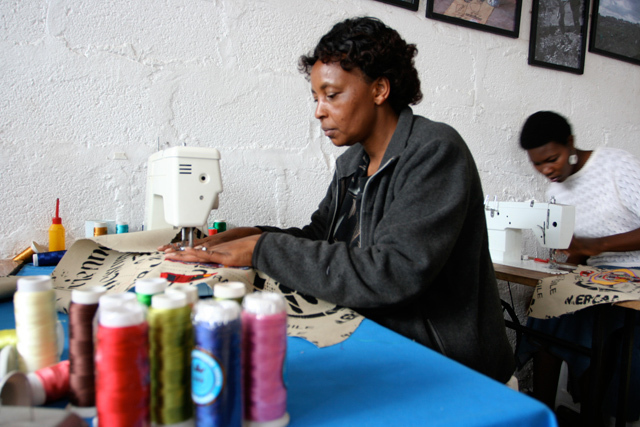 ヴィヴィアン・ウエストウッド(Vivienne Westwood) Ethical Fashion Africa Project｜写真11