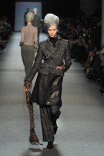 ブルジョアマダムの美しさを称える ジャン ポール ゴルチエ 2011-2012年秋冬コレクション｜写真4