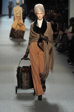 ブルジョアマダムの美しさを称える ジャン ポール ゴルチエ 2011-2012年秋冬コレクション｜写真16