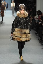 ブルジョアマダムの美しさを称える ジャン ポール ゴルチエ 2011-2012年秋冬コレクション｜写真31