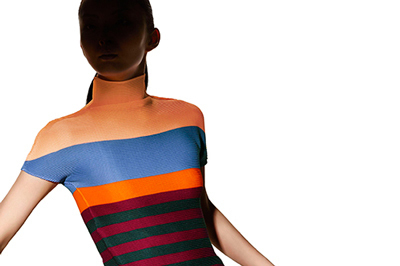 ミー イッセイ ミヤケより “FORM”をテーマにした新作、ストレッチプリーツのトップスなど