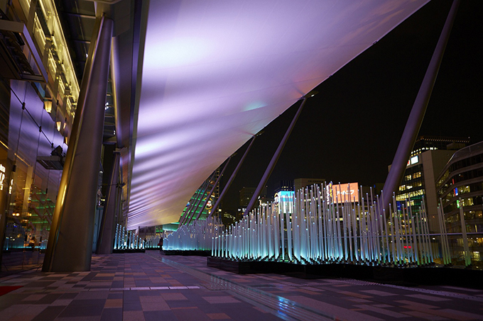 インスタレーション「Tokyo Colors. 2015」が東京駅・八重洲で開催、光と音で風を表現｜写真2