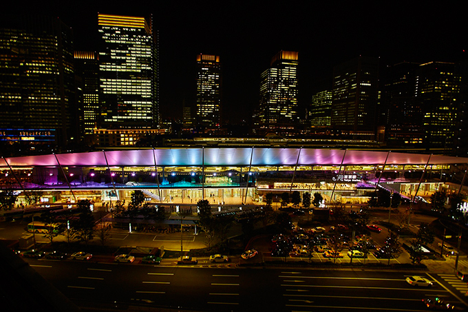 インスタレーション「Tokyo Colors. 2015」が東京駅・八重洲で開催、光と音で風を表現 | 写真