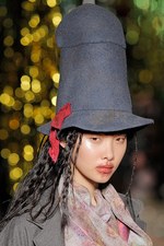 ヴィヴィアン・ウエストウッド（VIVIENNE WESTWOOD）が『不思議