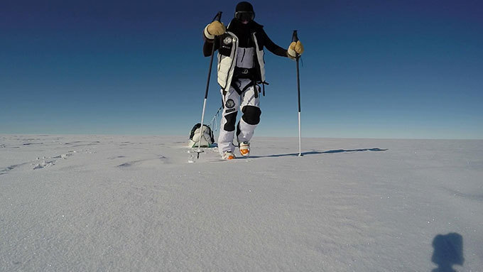 モンクレール(MONCLER) ANTARTICA 2015｜写真6