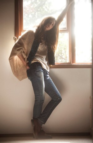 リアルクローズで表現する、カフェの優しい時間 ファクトタム ファム(FACTOTUM femme) 2011-12年秋冬コレクション｜写真12