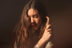 リアルクローズで表現する、カフェの優しい時間 ファクトタム ファム(FACTOTUM femme) 2011-12年秋冬コレクション｜写真20