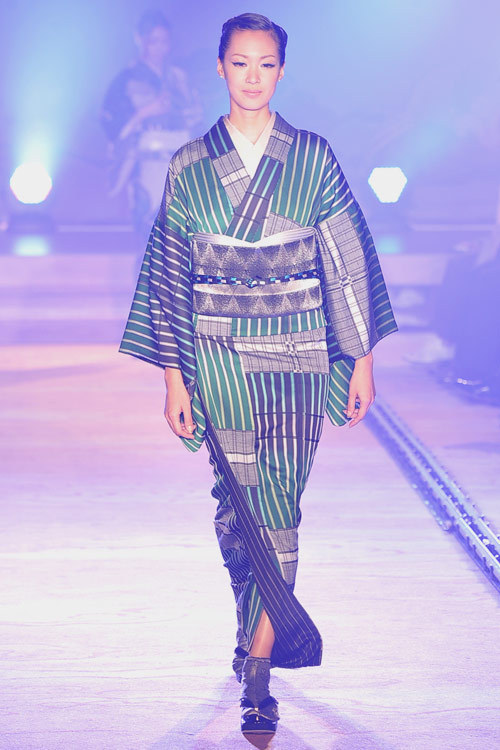 ストライプやデニムを使ったモダンなキモノスタイルを発表したJOTARO SAITO 2011-12年秋冬コレクション｜写真62