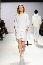 ユニクロ 2016年春夏コレクション - シンプルだからこそできる、自分らしさの新表現｜写真37