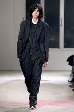 ヨウジヤマモト×アディダス、コラボ10周年記念シューズ登場！｜写真1